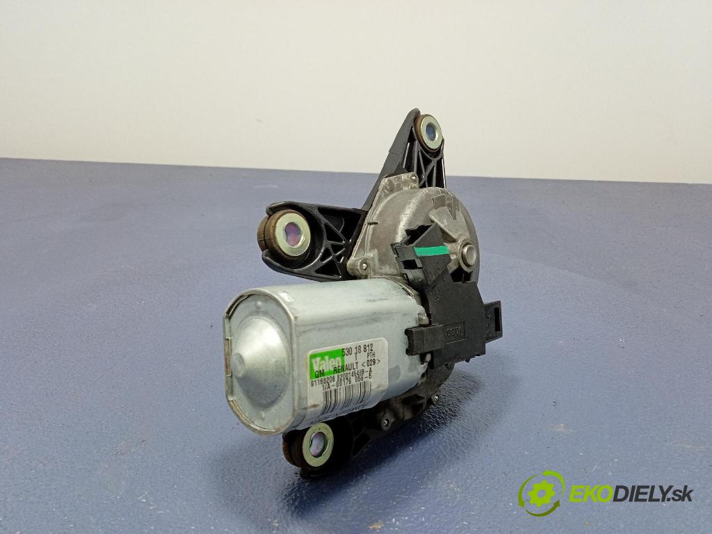 Opel Vivaro 2015 motor: Stierače: zad 53018812