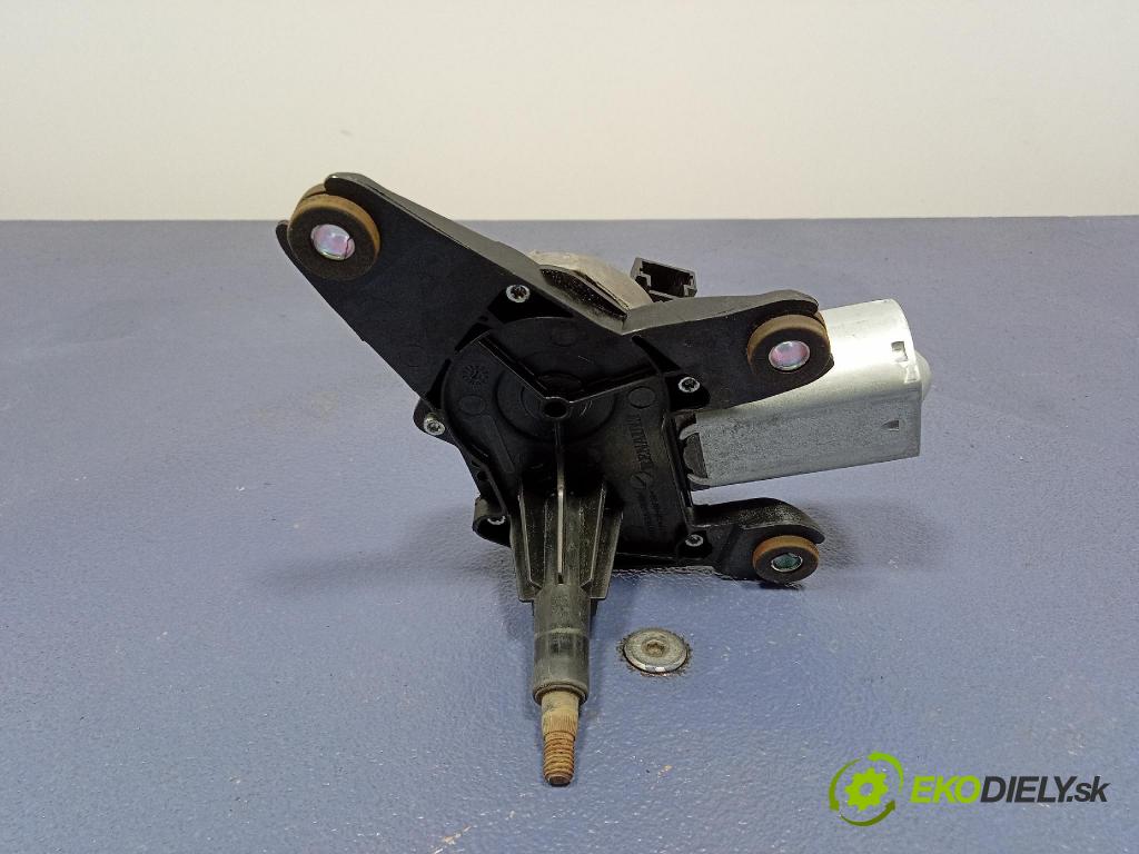 Opel Vivaro 2015 motor: Stierače: zad 53018812