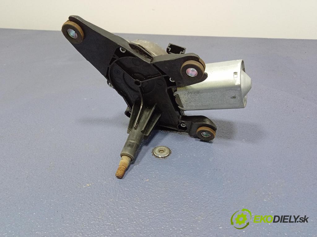 Opel Vivaro 2015 motor: Stierače: zad 53018812