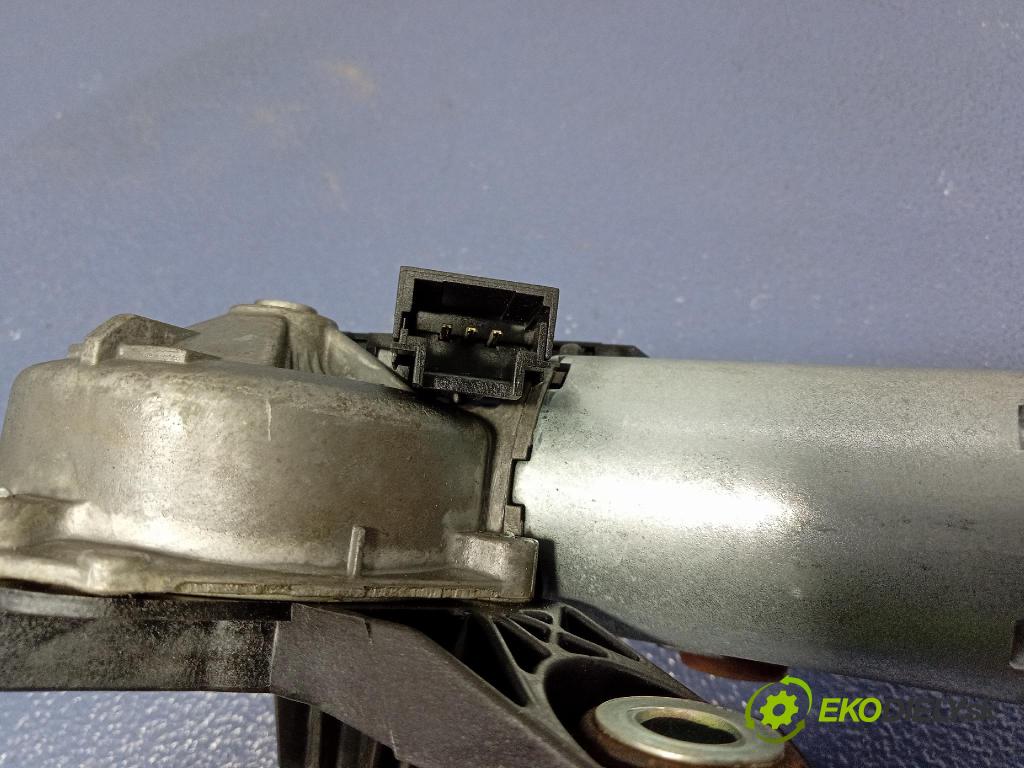 Opel Vivaro 2015 motor: Stierače: zad 53018812