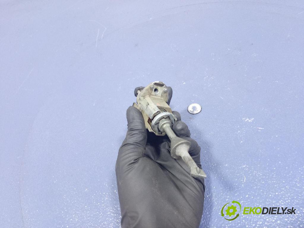 Bmw Seria 1 2006 zámek dveře před Levý: 