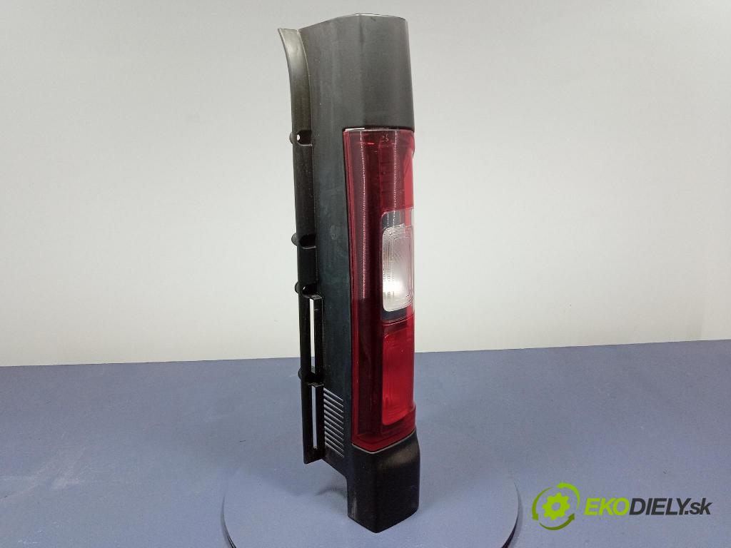 Opel Vivaro 2015 svetlo / reflektor zad Prava: Vonkajsia: 265A19592R