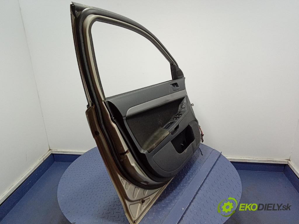 Opel Vivaro 2015 sklo dvere Predné Prava: