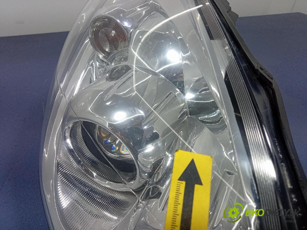 Opel Vectra 2007 Reflektor: v pravo: 442-1148R