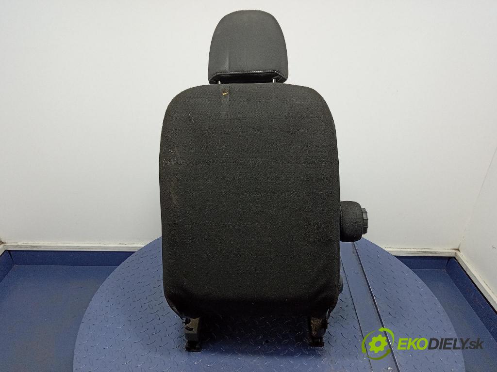 Opel Vivaro 2015 Sedačka Ovládače:
