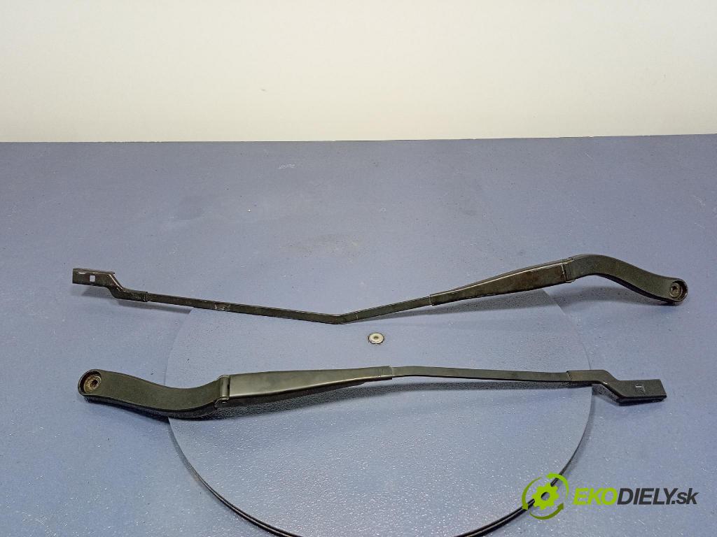 Opel Vivaro 2015 Paže: Stěrače: před 97036203