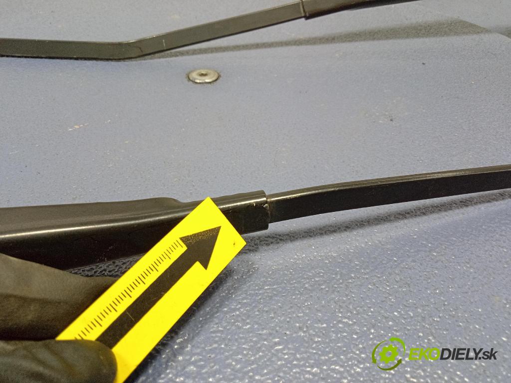 Opel Vivaro 2015 Paže: Stěrače: před 97036203