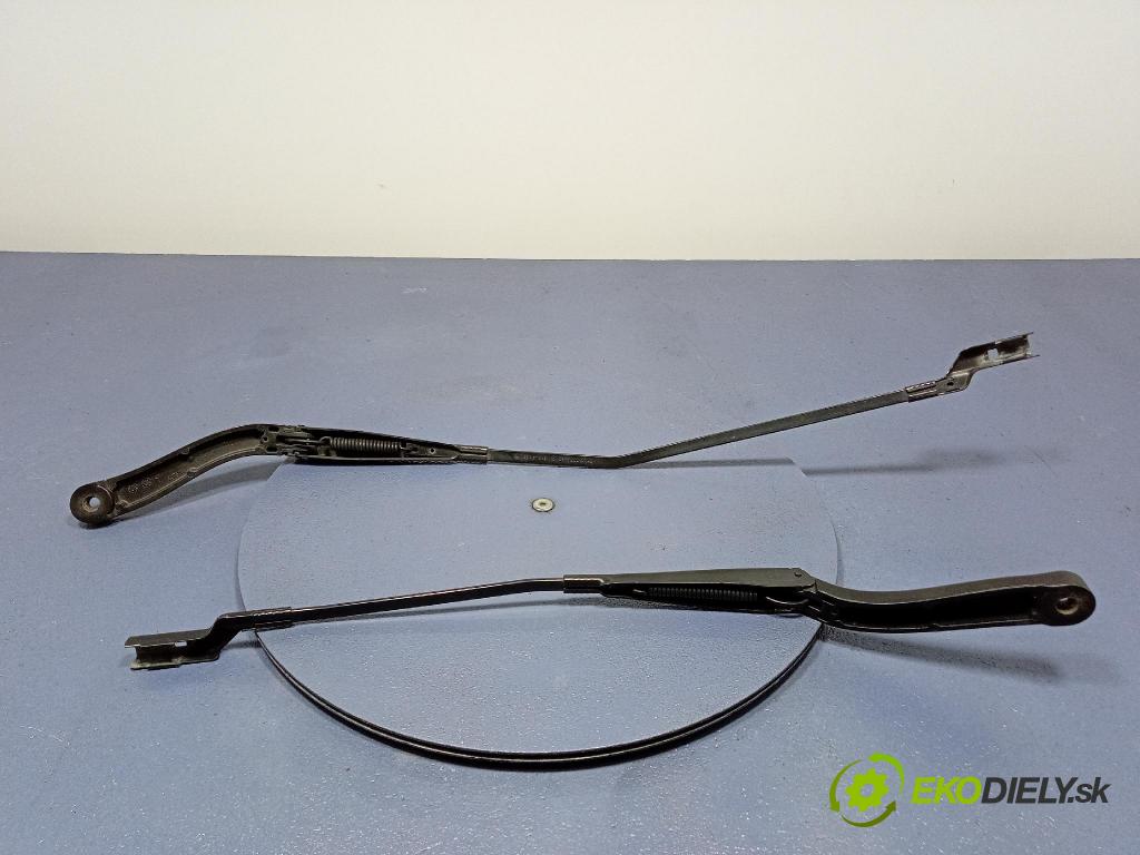 Opel Vivaro 2015 Paže: Stěrače: před 97036203