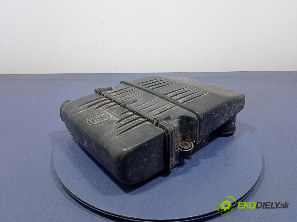 Fiat Punto van 2009 obal Filtre: Vzduch: 51773400