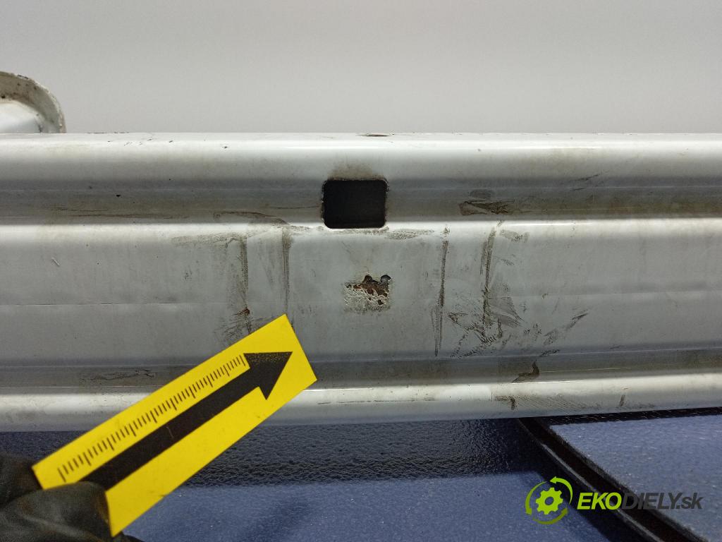 Opel Vivaro 2015 výstuha narazník Predné 752101525R