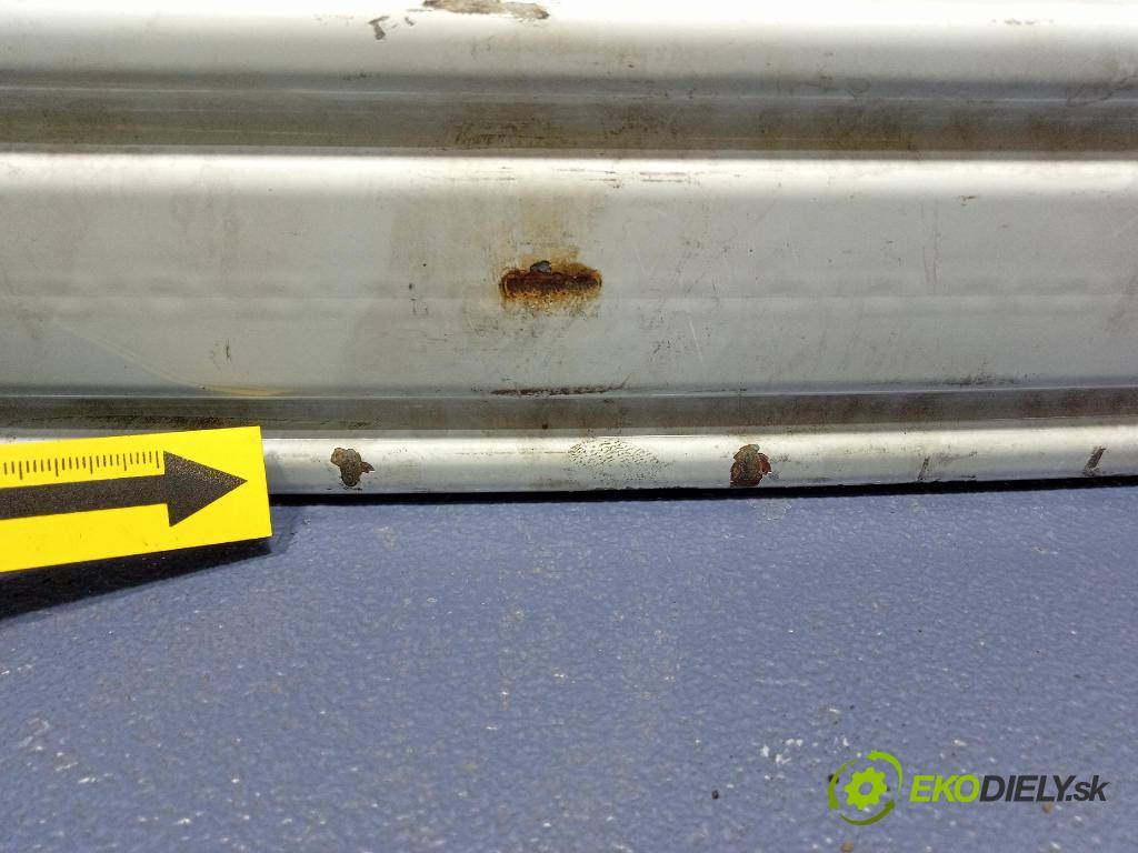 Opel Vivaro 2015 výstuha narazník Predné 752101525R