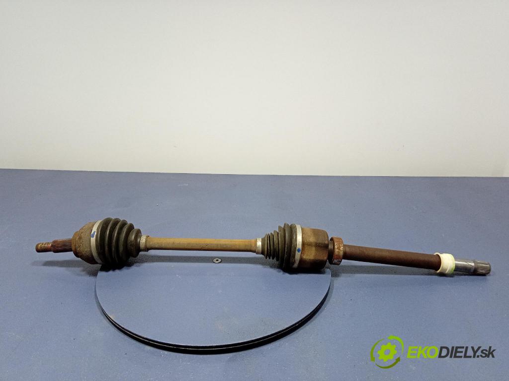 Opel Vivaro 2015 poloos Prava: Predné