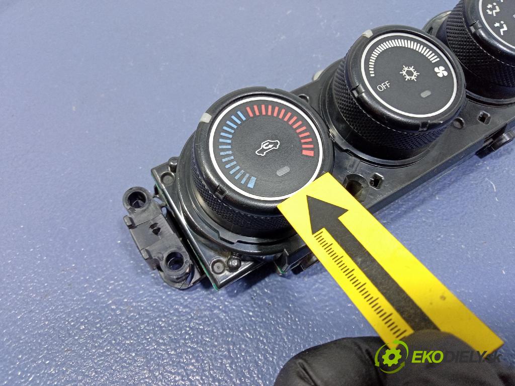 Mitsubishi Lancer 2008 prepínač Klimatizácia: Prúd vzduchu: 7820A116XA