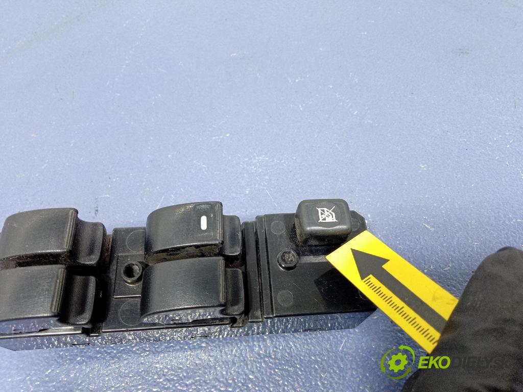 Mitsubishi Lancer 2008 prepínač Okná: 8608A176