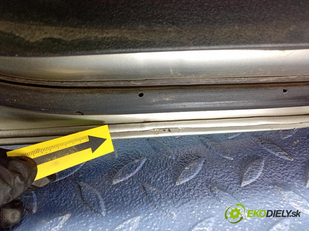 Mitsubishi Lancer 2008 dvere zad pravé