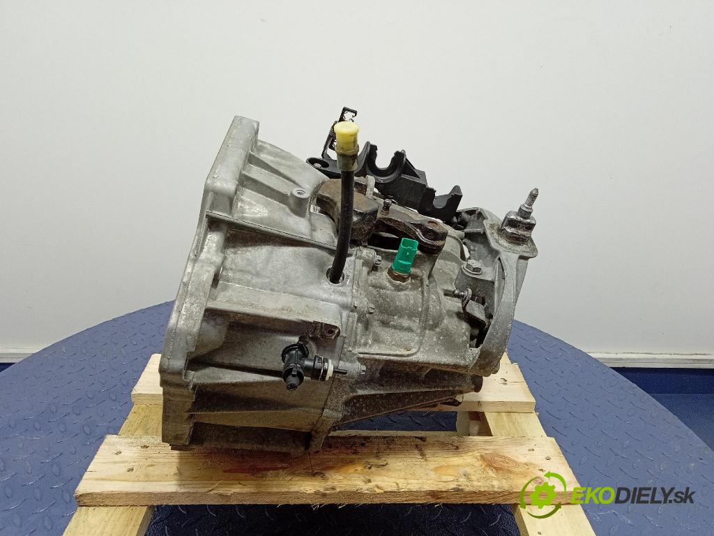 Opel Vivaro 2015 prevodovka Manualna PF6050