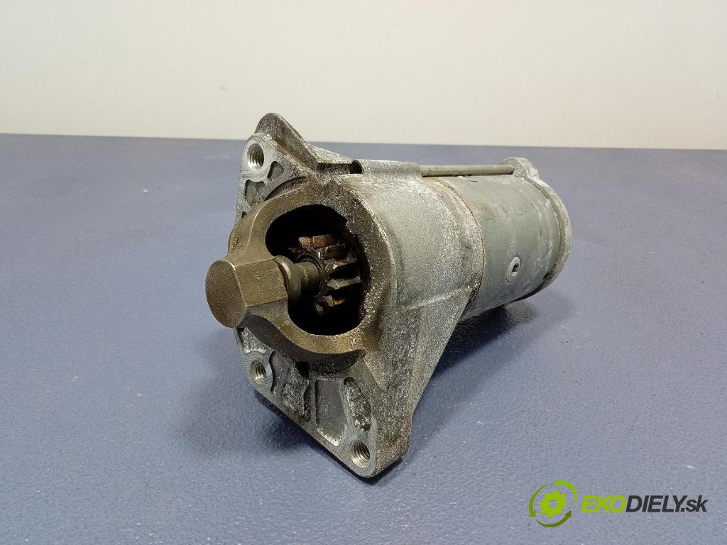 Opel Vivaro 2015 štartér 233000106R