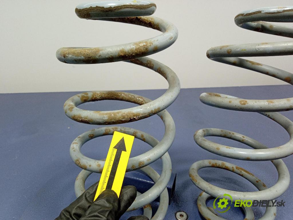 Opel Vivaro 2015 pružina Zad: 