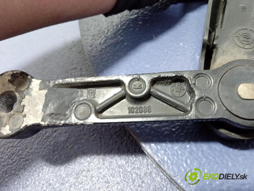 Bmw 520 2002 Paže: Stěrače: před