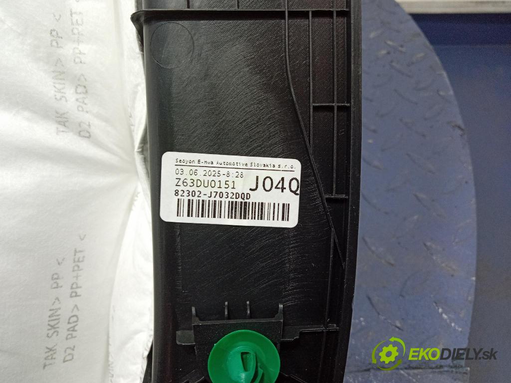 Kia Xceed 2025 Tapacír: dveře před Práva: 82360J7000