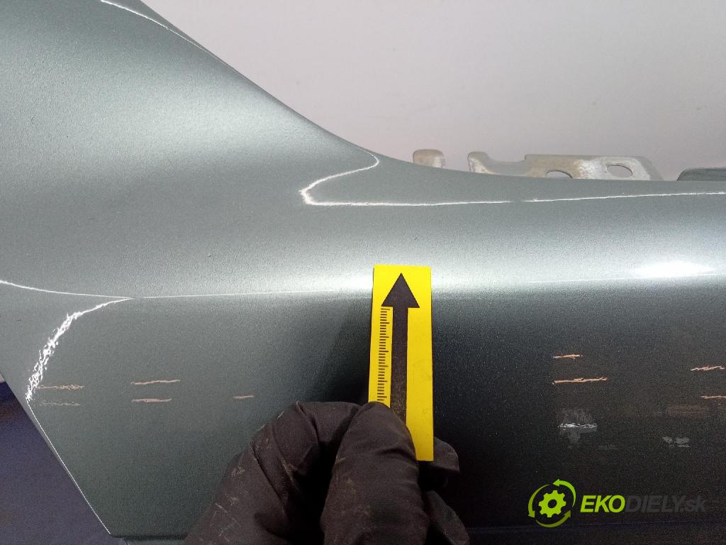 Bmw 520 2002 blatník Predné v pravo: