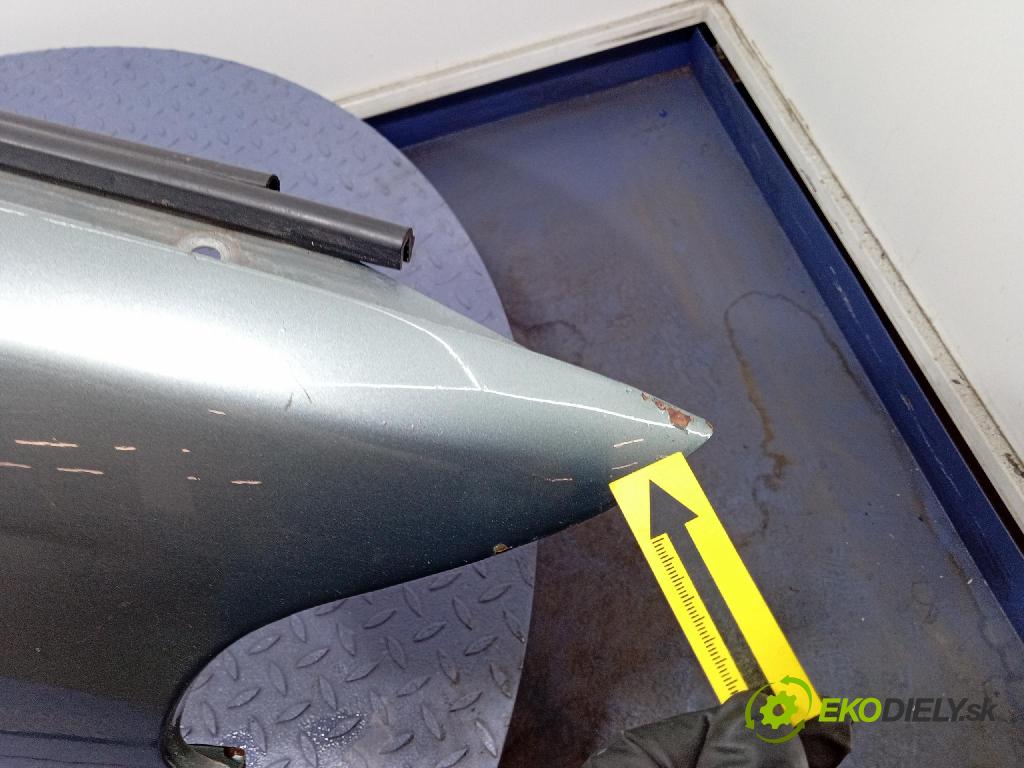 Bmw 520 2002 blatník Predné v pravo: