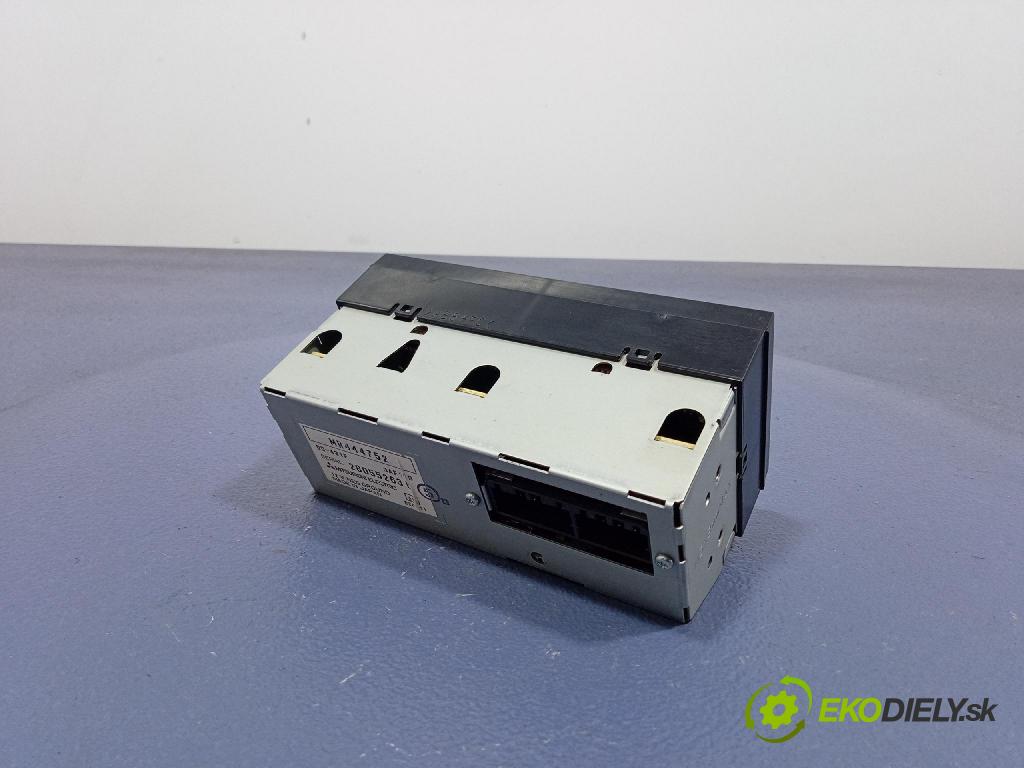 Mitsubishi Pajero 2003 displej Radio / GPS MR444752