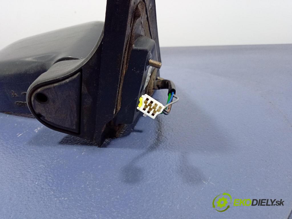 Mitsubishi Pajero 2003 zrkadlo pravé