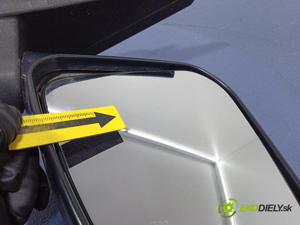 Mitsubishi Pajero 2003 zpětné zrcátko prave 