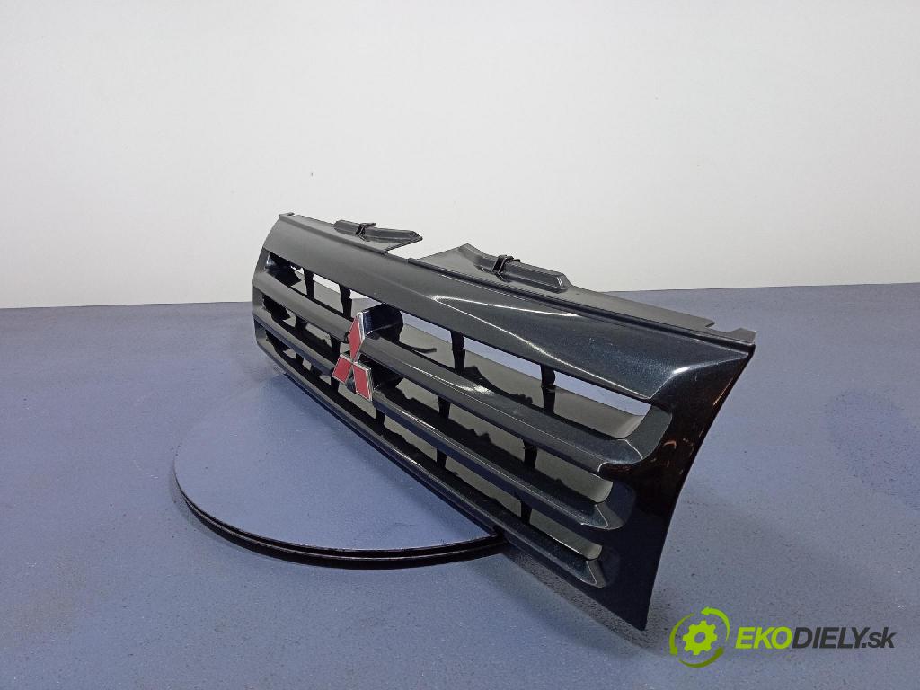 Mitsubishi Pajero 2003 miežka / Gril: MR339275