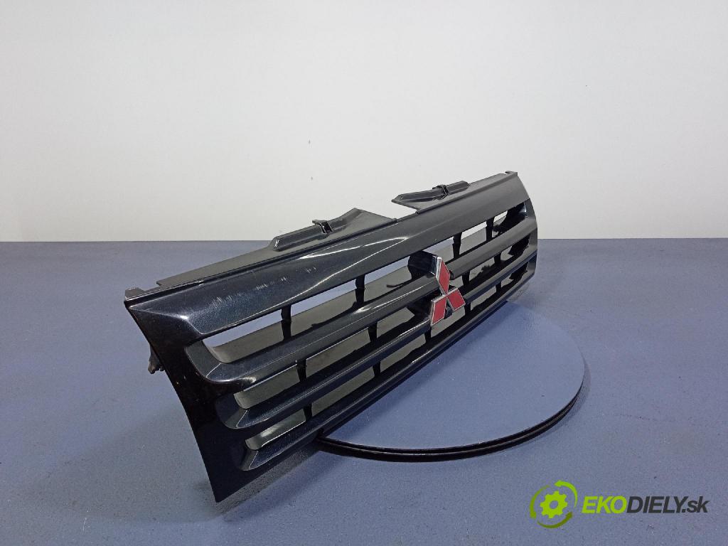 Mitsubishi Pajero 2003 miežka / Gril: MR339275