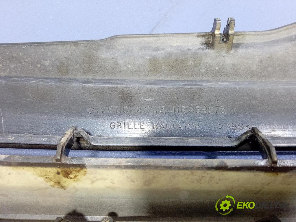 Mitsubishi Pajero 2003 miežka / Gril: MR339275