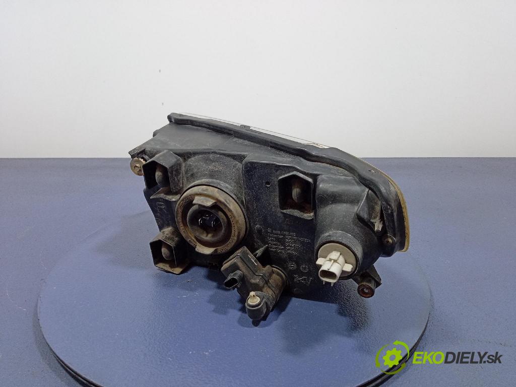 Mitsubishi Pajero 2003 světlo v pravo: