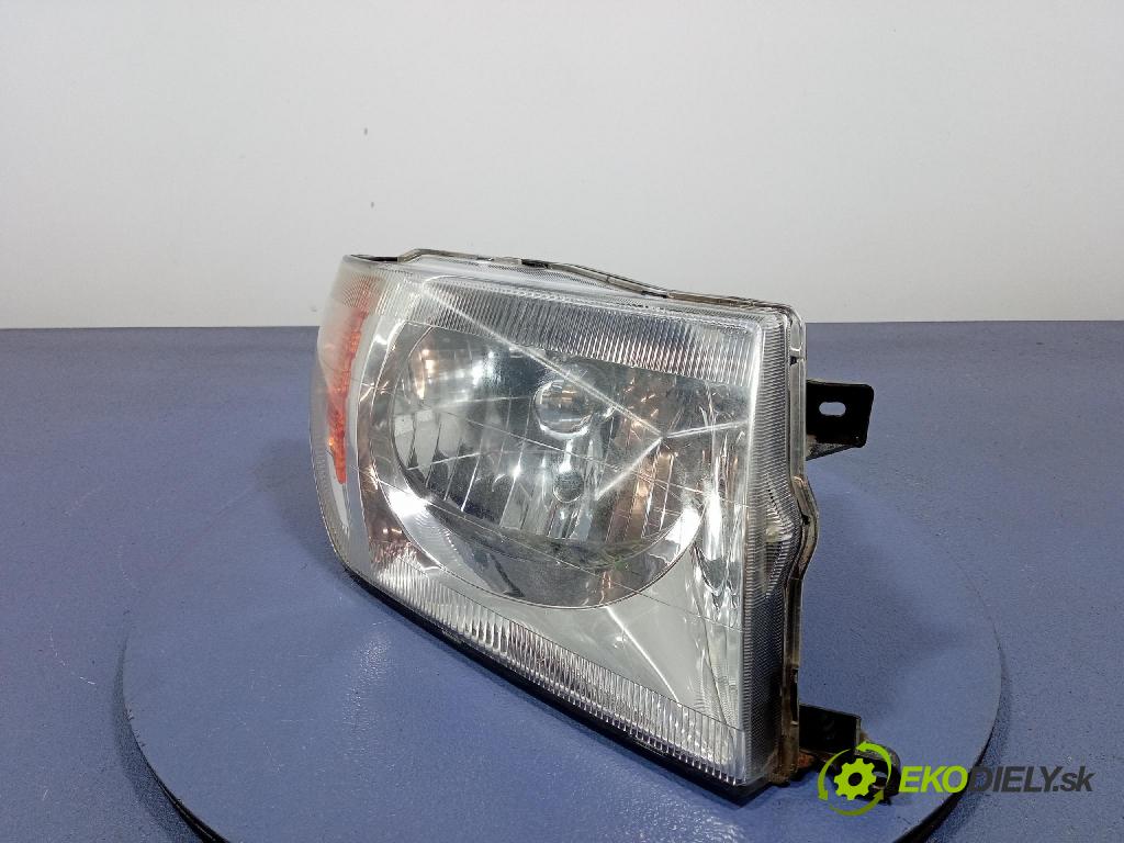 Mitsubishi Pajero 2003 světlo v pravo: