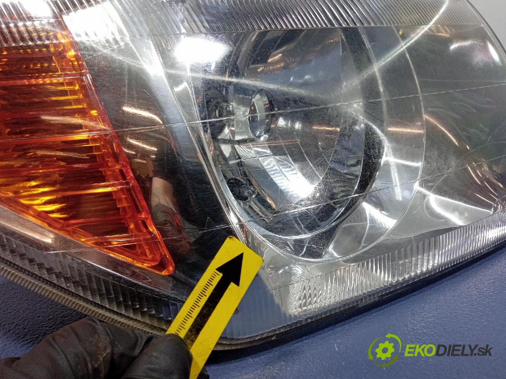 Mitsubishi Pajero 2003 světlo v pravo: