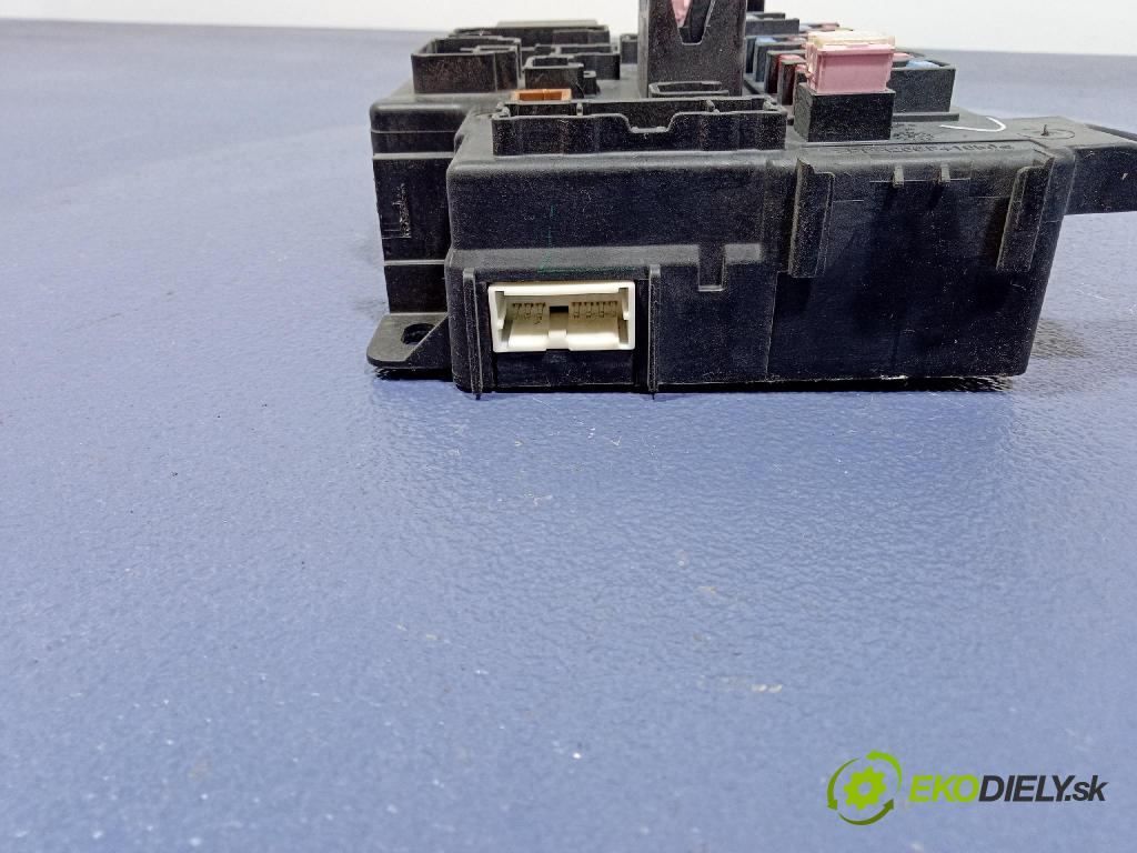 Mitsubishi Lancer 2008 skrinka Poistky: 8637A466