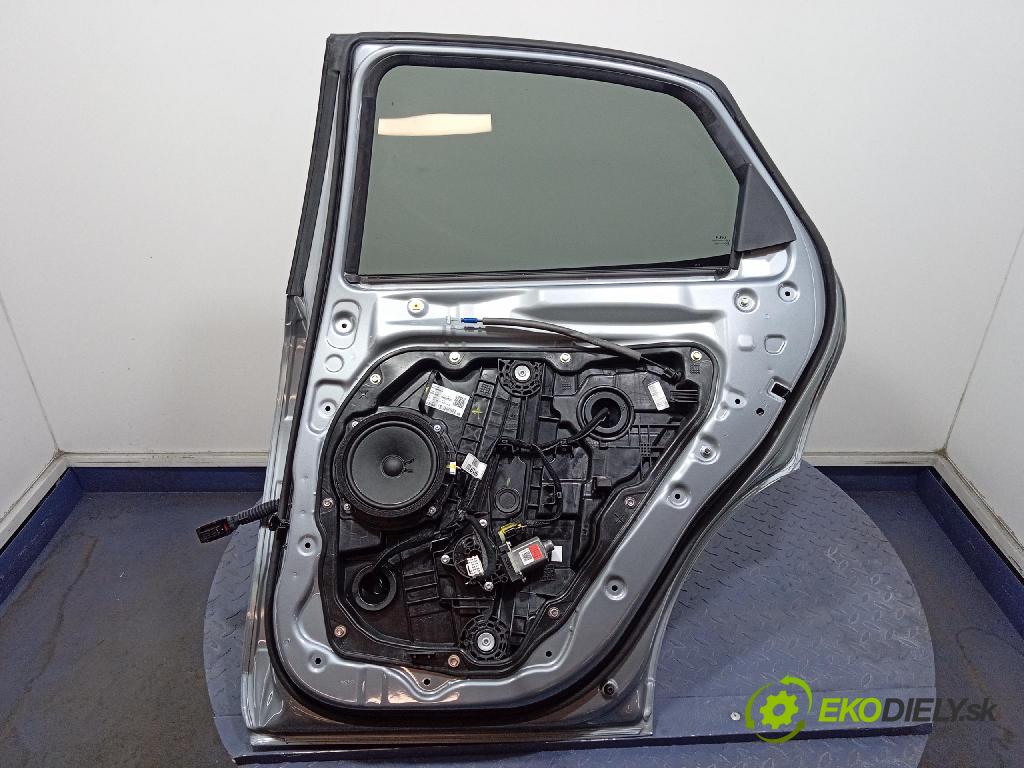 Kia Xceed 2025 dveře Zad: prave 