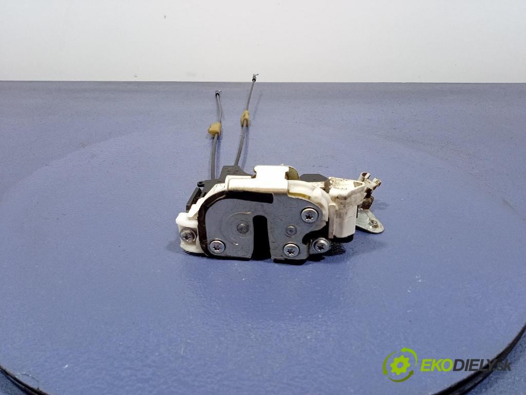 Mitsubishi Lancer 2008 zámok dvere Predné v pravo: