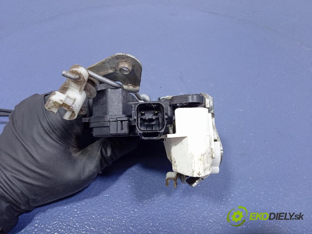 Mitsubishi Lancer 2008 zámok dvere Predné v pravo: 