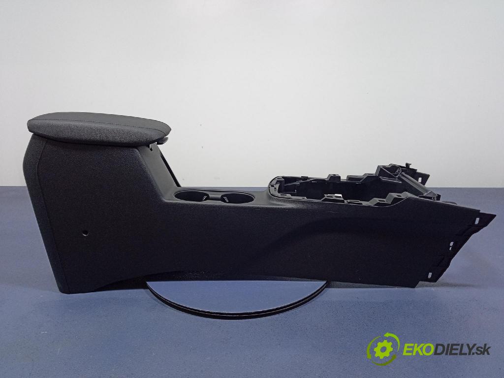 Kia Xceed 2025 tunel Stredný: 84636-J7000