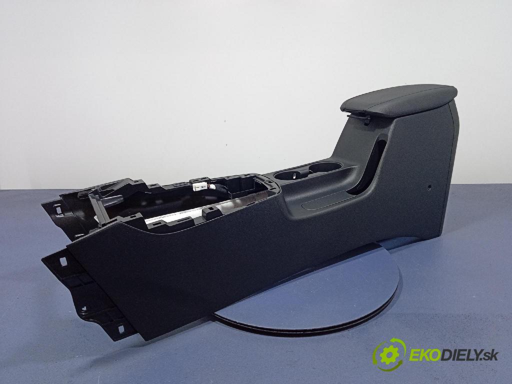 Kia Xceed 2025 tunel Stredný: 84636-J7000