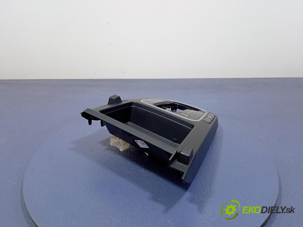 Kia Xceed 2025 lišta Dekoratívne: Vnútri: 84631-J7000