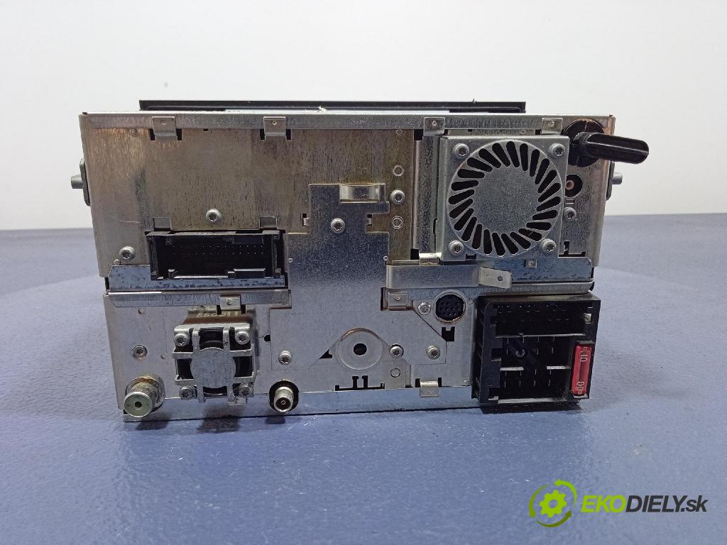 Audi A4 2001 Radio I Navigácia: 8E0035192B