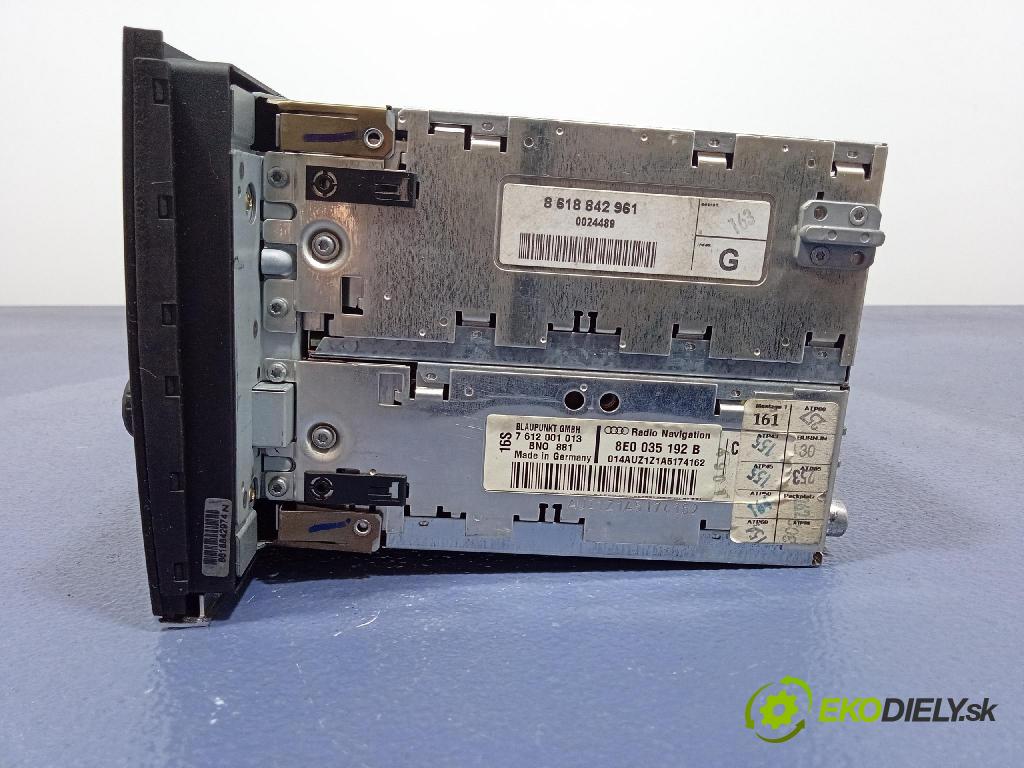 Audi A4 2001 Radio I Navigácia: 8E0035192B