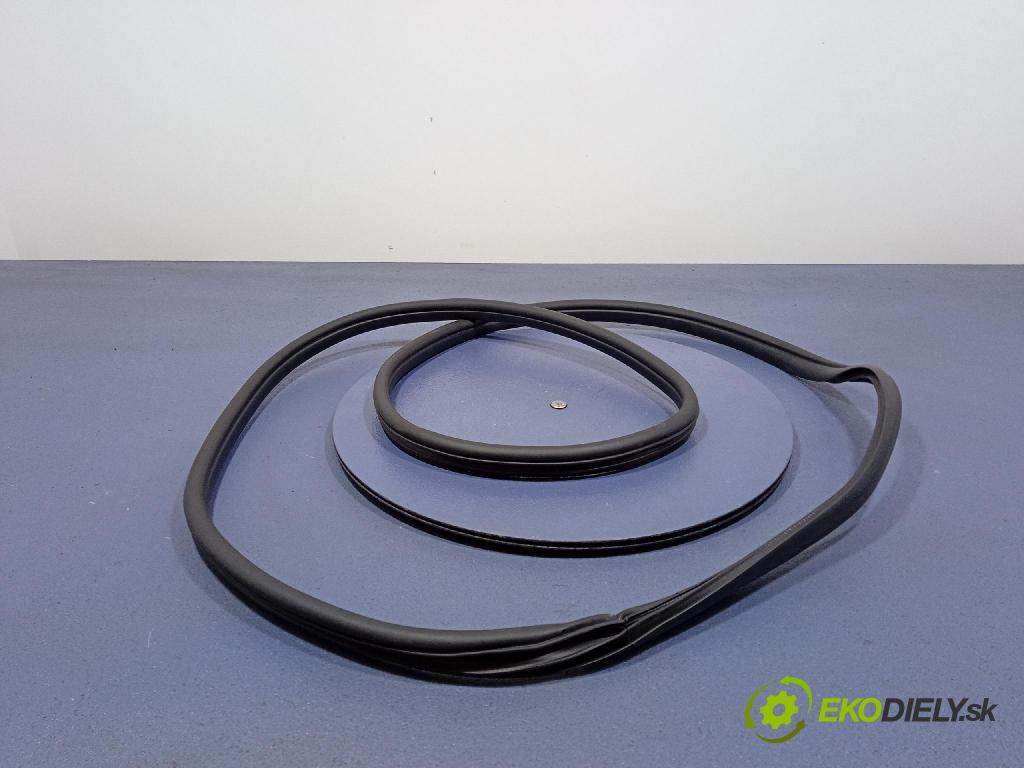 Kia Xceed 2025 Těsnění: dvere 