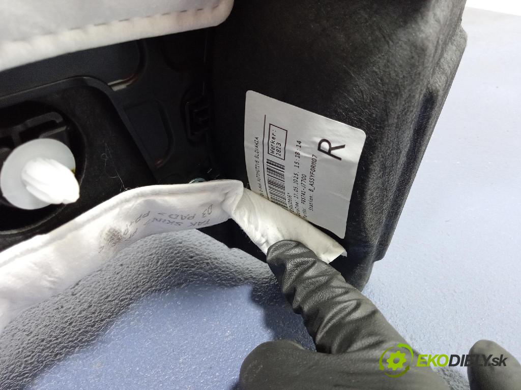 Kia Xceed 2025 Čalounictví: kufra: P85741-J7700