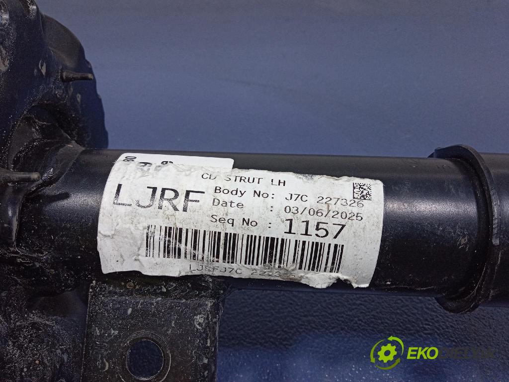 Kia Xceed 2025 McPerson: Vľavo: