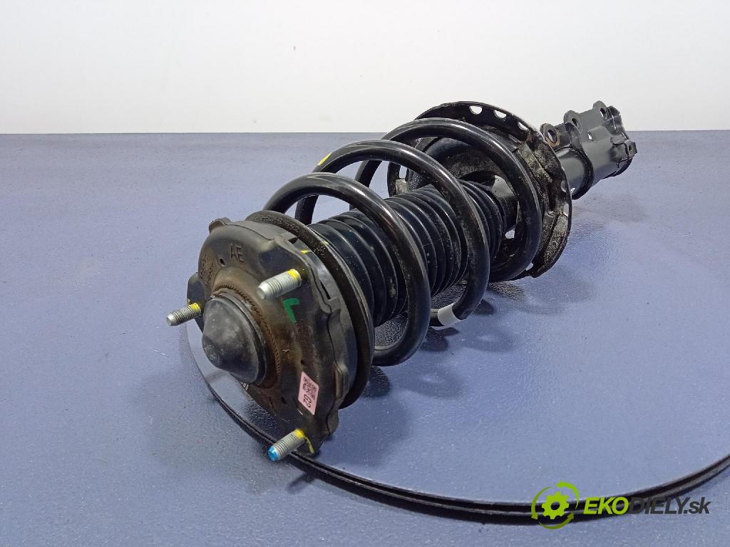 Kia Xceed 2025 McPerson: Vľavo: 