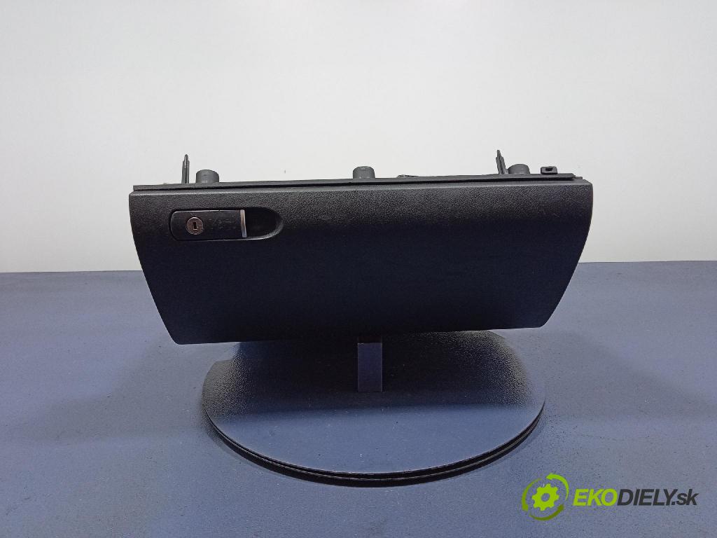 Audi A4 2001 kastlík 8E1857035D