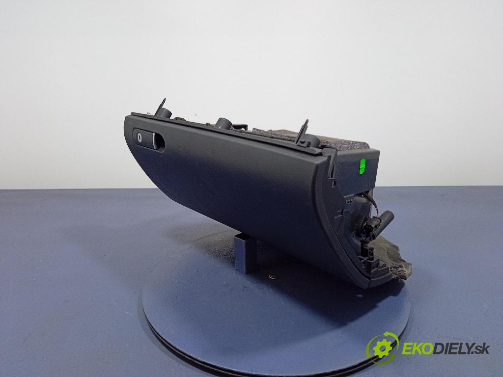 Audi A4 2001 kastlík 8E1857035D